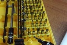 自己动手给电脑换屏幕，轻松完成！（教你如何更换电脑屏幕，一步步实现屏幕换新！）